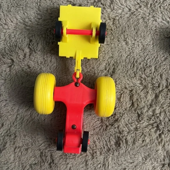 1970-1980 Fisher-Price Toy bundle (people, tractor, plane) - Picture 14 of 16